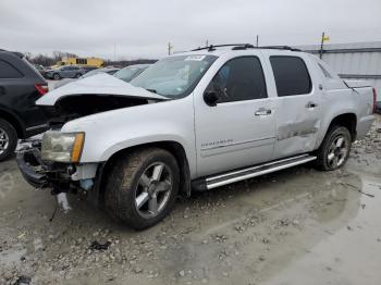  Salvage Chevrolet Avalanche