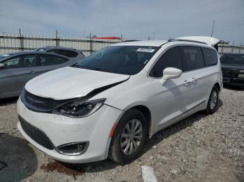  Salvage Chrysler Pacifica