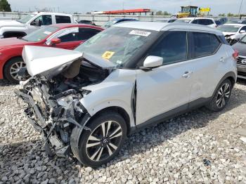  Salvage Nissan Kicks