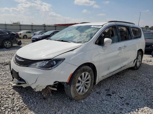  Salvage Chrysler Pacifica