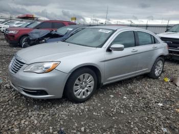  Salvage Chrysler 200