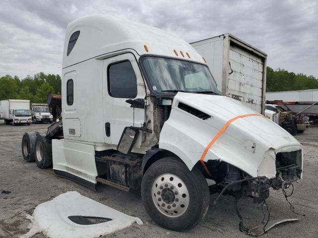  Salvage Freightliner Cascadia 1