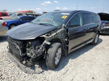  Salvage Chrysler Pacifica