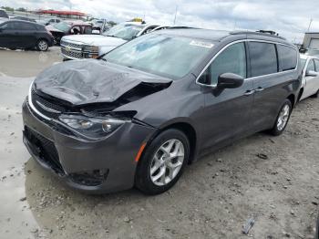  Salvage Chrysler Pacifica