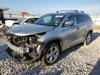  Salvage Toyota Highlander