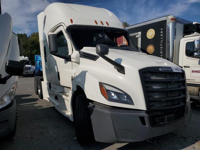  Salvage Freightliner Cascadia 1