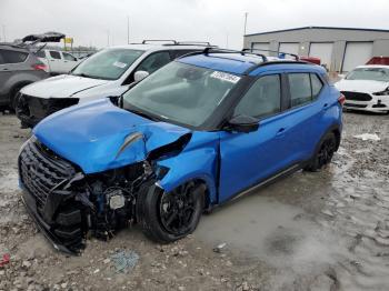  Salvage Nissan Kicks