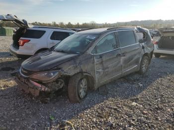  Salvage Chrysler Pacifica