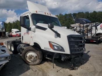  Salvage Freightliner Cascadia 1