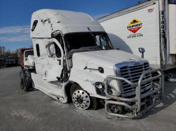  Salvage Freightliner Cascadia 1