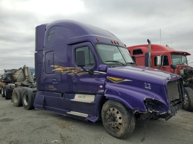  Salvage Freightliner Cascadia 1