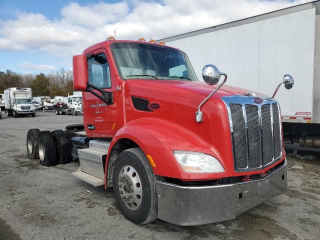  Salvage Peterbilt 579