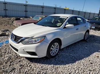  Salvage Nissan Altima