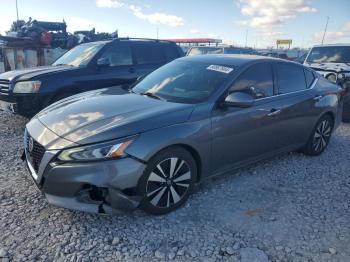  Salvage Nissan Altima