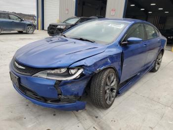  Salvage Chrysler 200