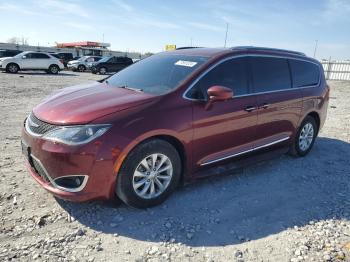  Salvage Chrysler Pacifica