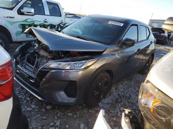  Salvage Nissan Kicks