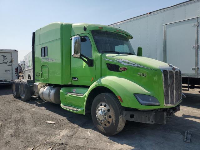  Salvage Peterbilt 579