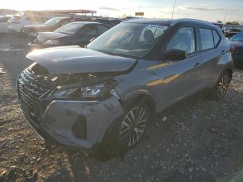  Salvage Nissan Kicks