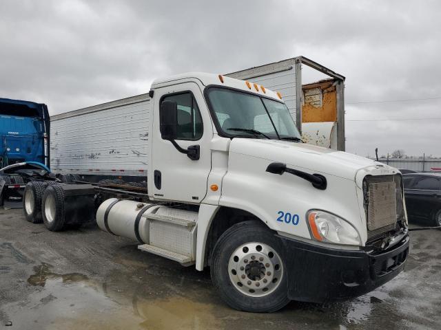  Salvage Freightliner Cascadia 1