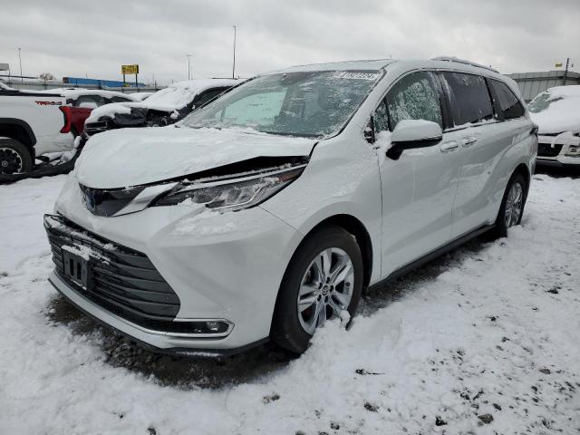  Salvage Toyota Sienna