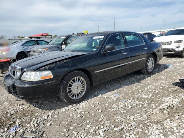  Salvage Lincoln Towncar