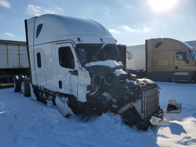  Salvage Freightliner Cascadia 1