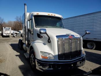  Salvage Peterbilt 579