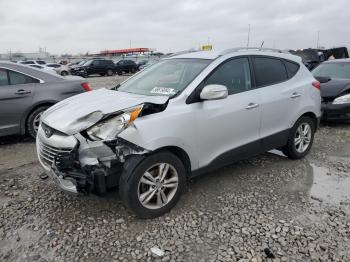  Salvage Hyundai TUCSON