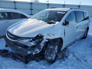  Salvage Chrysler Pacifica