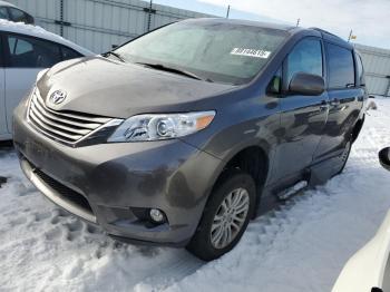  Salvage Toyota Sienna