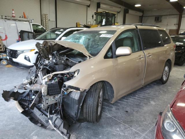  Salvage Toyota Sienna