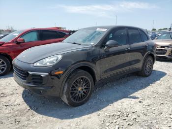  Salvage Porsche Cayenne