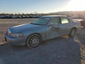  Salvage Lincoln Towncar