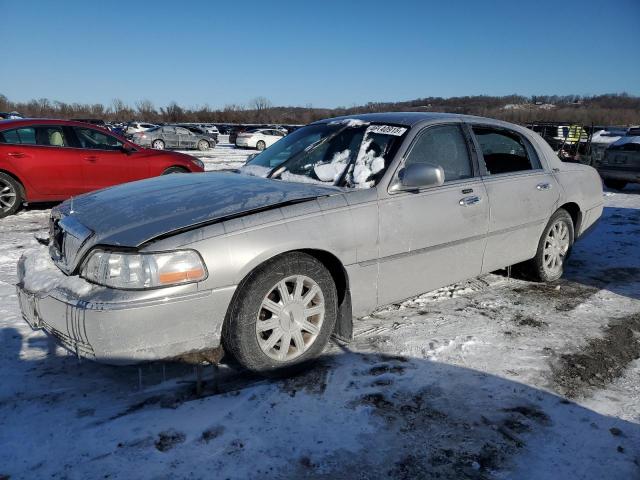  Salvage Lincoln Towncar