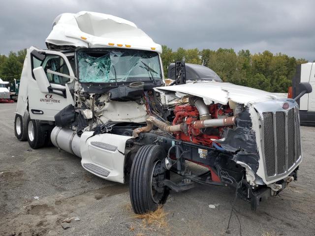  Salvage Peterbilt 579