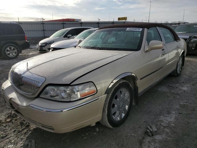  Salvage Lincoln Towncar