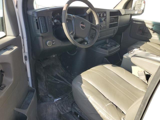 GMC Savana G3500 Image 11