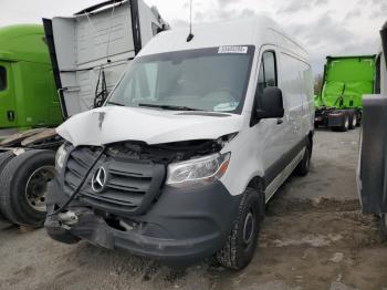  Salvage Mercedes-Benz Sprinter