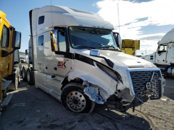  Salvage Volvo Vn