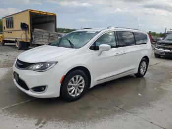  Salvage Chrysler Pacifica