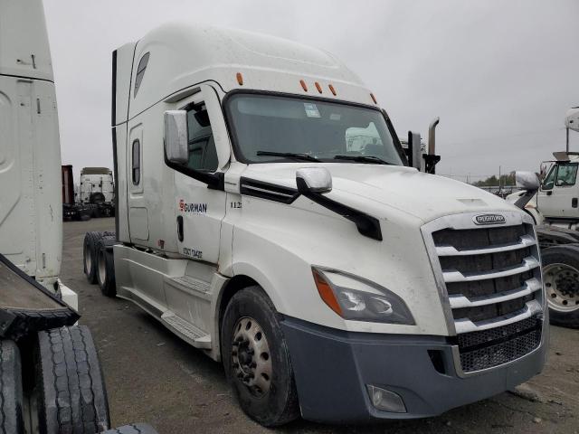  Salvage Freightliner Cascadia 1