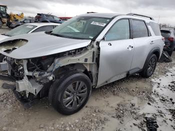  Salvage Nissan Pathfinder