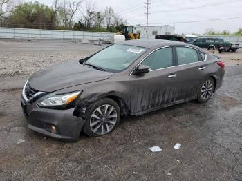  Salvage Nissan Altima