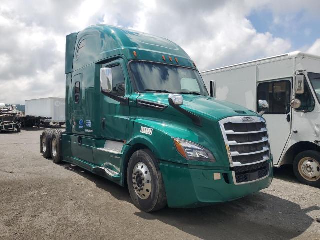  Salvage Freightliner Cascadia 1