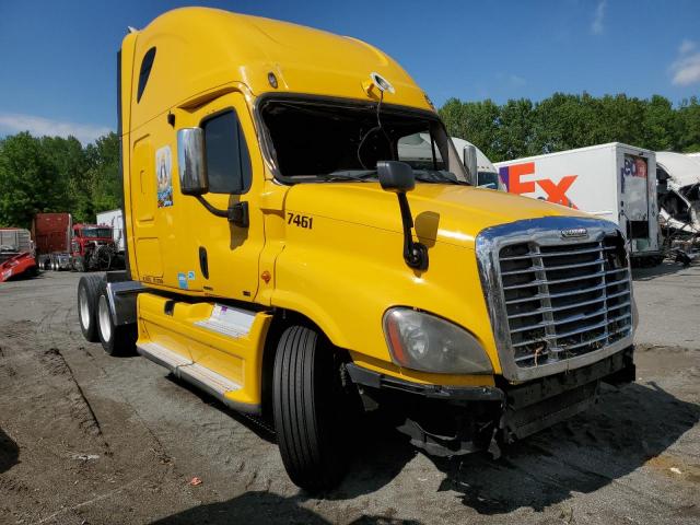 Salvage Freightliner Cascadia 1