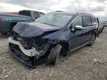  Salvage Chrysler Pacifica