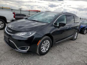  Salvage Chrysler Pacifica