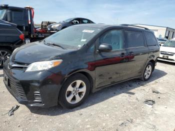  Salvage Toyota Sienna