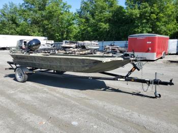  Salvage Tracker Boat